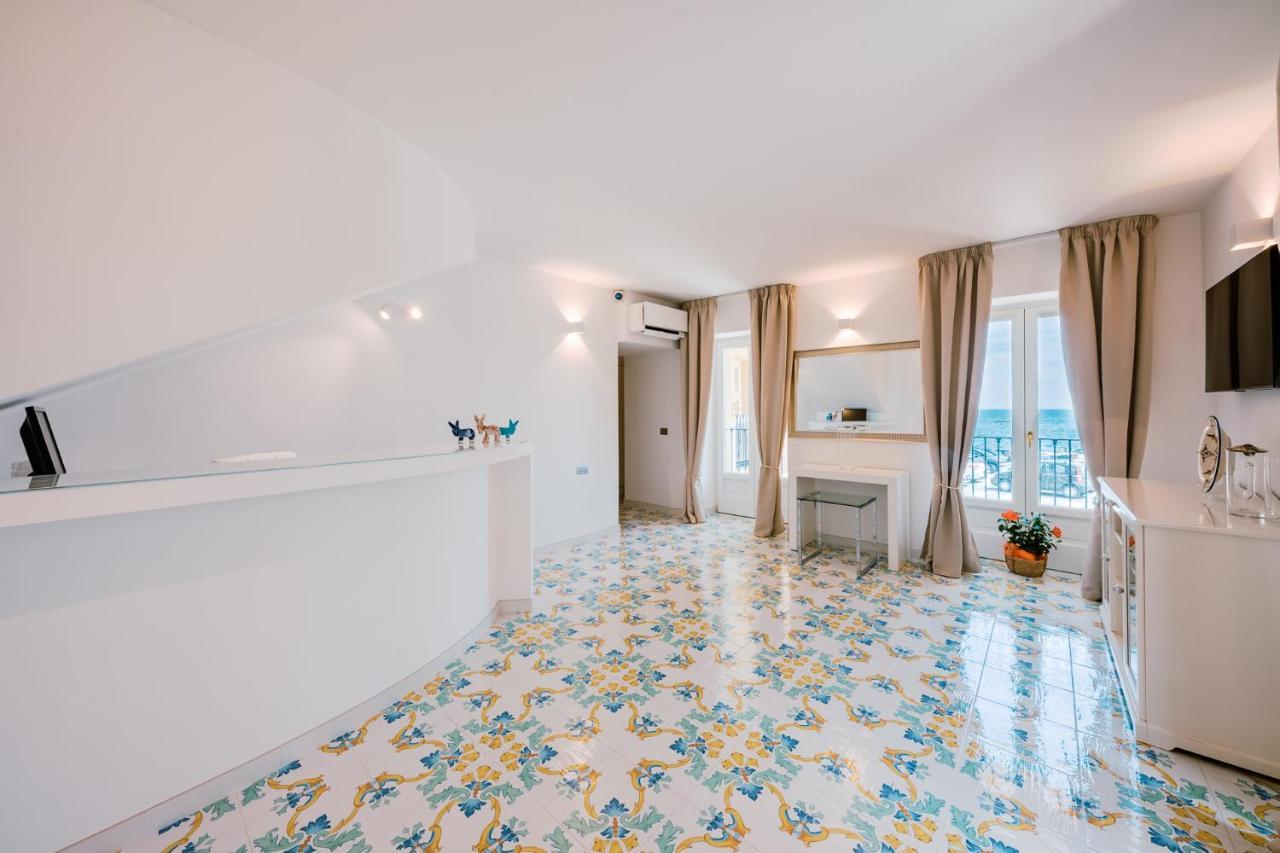مبيت وإفطار مينوري Beb Palazzo Mancini المظهر الخارجي الصورة